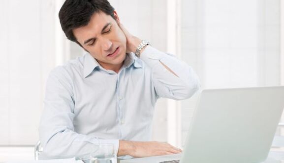 Xương cổ tử cung do làm việc tại máy tính