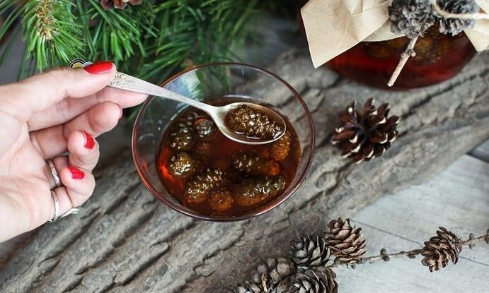 Cồn nụ thông để điều trị thoái hóa đốt sống cổ tại nhà